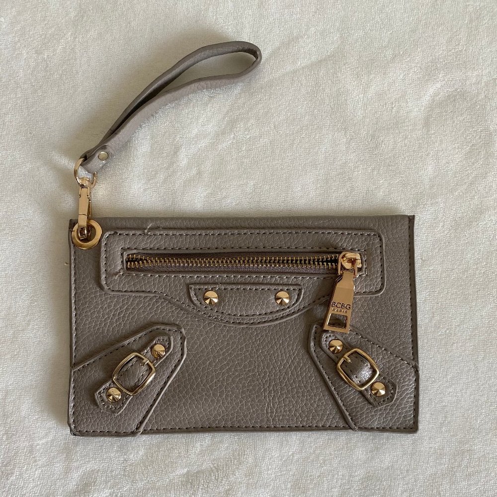 BCBG Wristlet NWOT